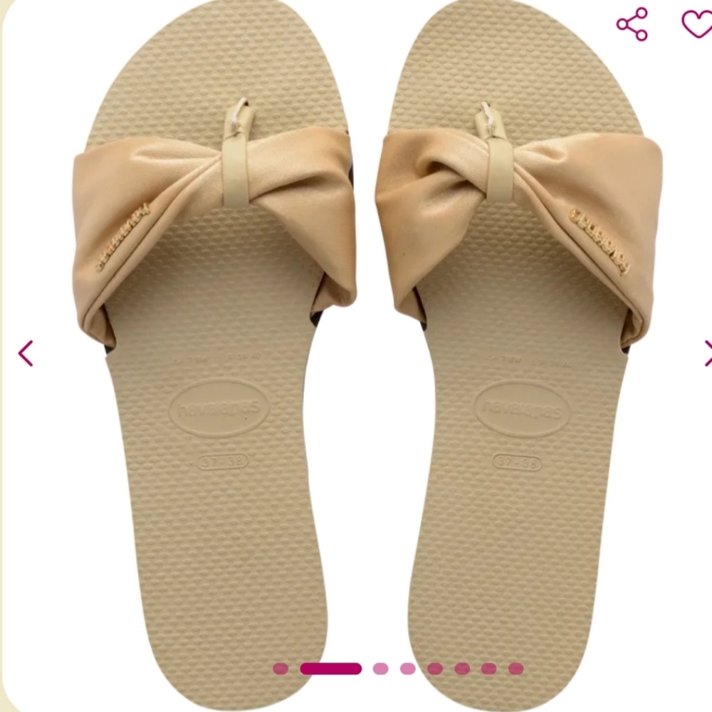 Havaianas sandal Color Sand Grey (beige)  size 11/12.  NEVER WORN